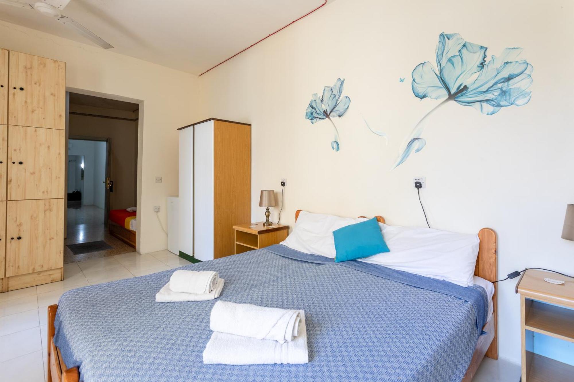 Tarona Guesthouse St. Paul's Bay Rum bild