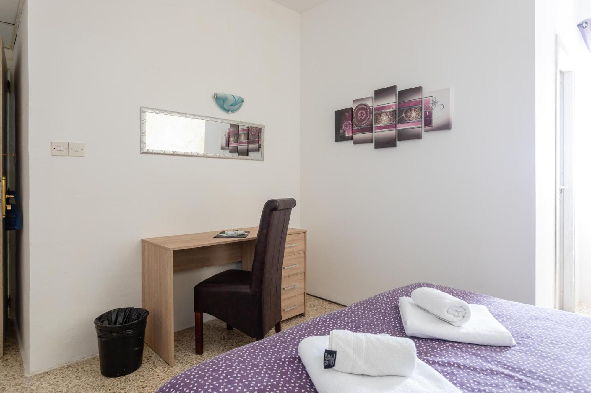 Tarona Guesthouse St. Paul's Bay Rum bild